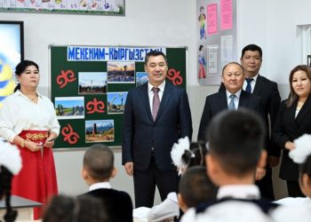 Садыр Жапаров: «Буга чейин 15 мектеп 5 ай ичинде курулуп, пайдаланууга берилген учур болгон эмес»