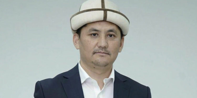 Үй камагына чыккан Руслан Бекназаров кызматын тапшырды