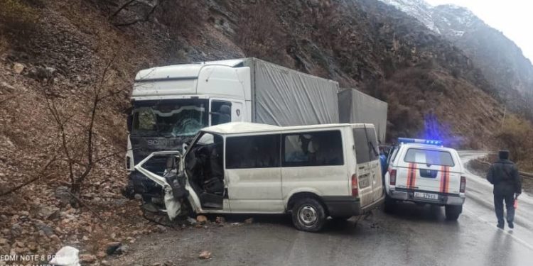 Бишкек-Ош жолунда жол кырсыгы катталып, 6 адамдын өмүрү кыйылды