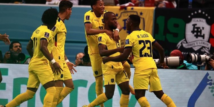 Футбол боюнча Дүйнө чемпиондугу. Эквадор Катарды жеңди