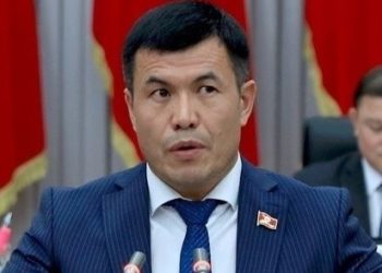 Өмүрбек Бакиров ага жаңы иш бөлмө бериле электигин айтты