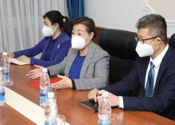 Кытай Тажикстандын кол салуусунан жабыркаган Баткендин тургундарына 100 миң доллар берет