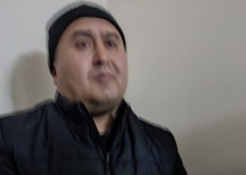 Журналист Семетей Талас уулун сотко алып келишти. Анда баш коргоо чарасы каралат