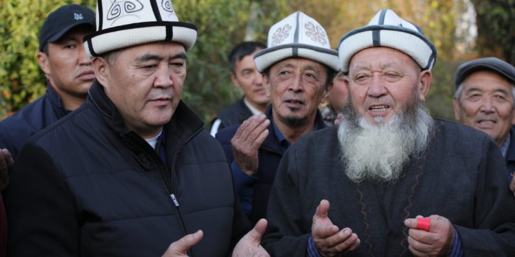 Камчыбек Ташиевдин өз каражатынан дагы 1,5 чакырым жолго асфальт төшөлдү