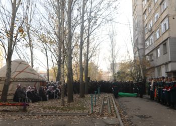 Кыргыз Республикасынын маданиятына эмгек сиңирген ишмер Сагыналы Субаналиев акыркы сапарга узатылды