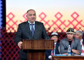 Спикер: «Парламент жакында курултайдын макамына байланышкан мыйзам долбоорун карайт»