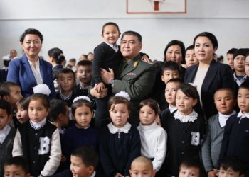 Ташиев билим алган мектеп уясына барып, кабар алды. Ал 36 жылдан бери авариялык абалда турат