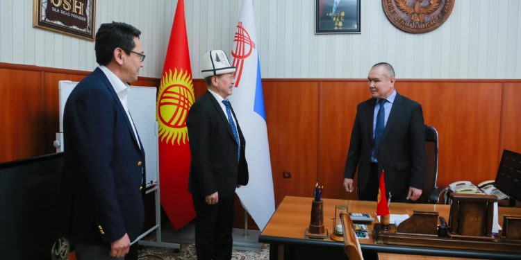 Оштун жаңы мэри эмгек жамаатка тааныштырылды (сүрөт)