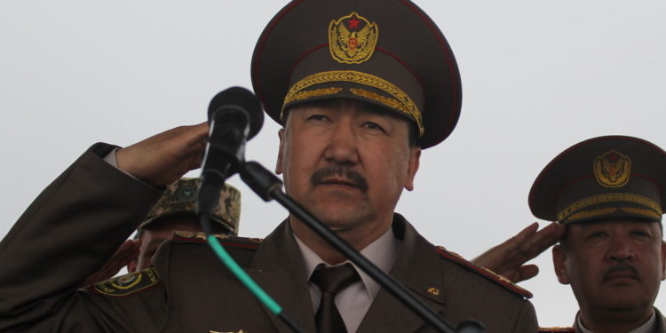 Министрдин орун басары: «Көбүнчө толук эмес үй-бүлөлөрдөн барган аскерлер суицидге барышат»