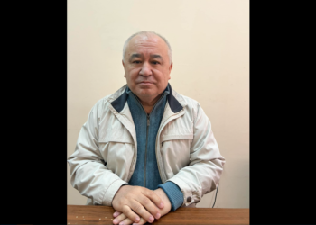 Саясатчы Өмүрбек Текебаев суракка күбө катары чакырылды