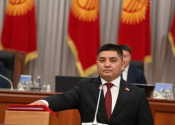 УКМК тарабынан кармалганы айтылган депутат Эмил Жамгырчиевдин бошотулганы маалым болду