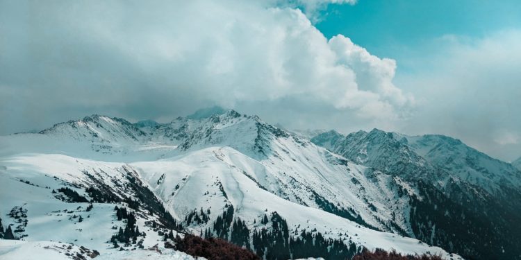 «Теке кубалап кеткен». Чүйдө тоого кеткен аңчы дайынсыз болуп жатат