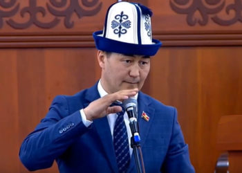 Депутат Атазов: «Жапаров коррупционерлердин атын атап, Ташиев камап үлгүрбөй жатат»