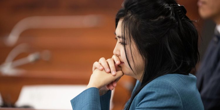 Кыйноолорду алдын алуу борбору: «Орозайым Нарматова Бишкек ШИИБдин кызматкерлеринин адамгерчиликсиз мамиле кылганын айтты»