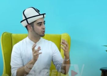 «Орусча сүйлөгөн кыргыздардын чоң ата-чоң апасы менен баарлаша албаганы эмне деген шумдук» дейт англиялык жигит