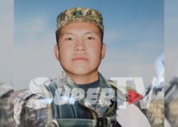 Баткенге 1,5 ай мурда аскерге кетип, сөөгү келген 18 жаштагы жигиттин сүрөтү