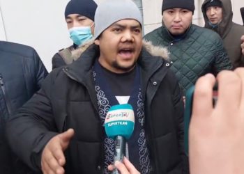 Кармалган Болот Назаровдун эжеси: «Инимди иш-чараны ачып бериңиз, ат мингизебиз деп чакырып кетишкен экен»