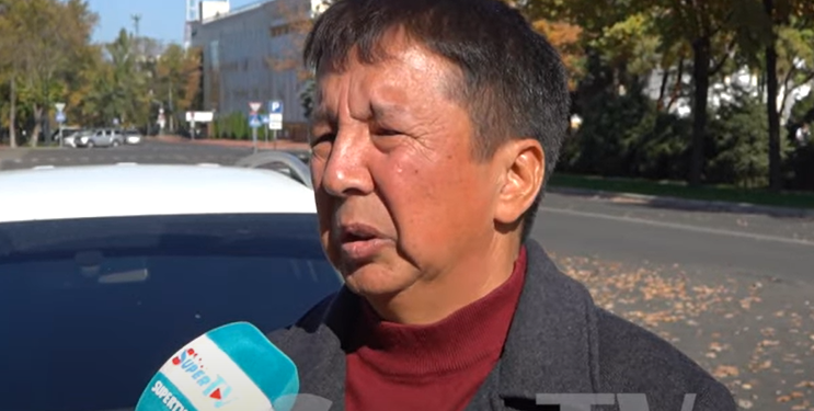 Кубик Калыков: «Менин ырларымды ырдап жүргөндөр Эл артистин алышты. Мага да сыйлык жетип калар»