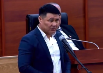 Депутат Икрамов: «Түркмөнстандын Конституциясын кабыл алып берип, ошол менен иш кылалы» (видео)