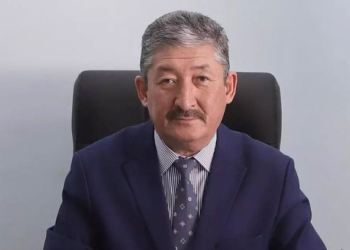 Куурчак театрынын директору жубайы менен жол кырсыкка кабылган. Ал жардамга муктаж