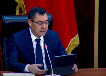 Садыр Жапаров: «Кемпир-Абаддын суусу кургап кетсе, кайра эле жерге алмашып алабыз»