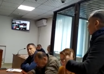 Кой-Таш окуясы. Равшан Жээнбековдун сотко мажбурлап алып келингени айтылды (видео)