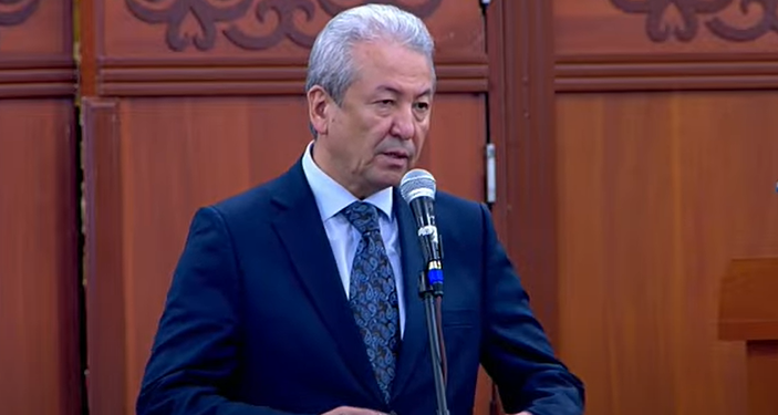 Мадумаров: «Биз кесиптешибиздин кадыр-баркын коргой албасак, шайлоочулардын укугун кантип коргойбуз?»