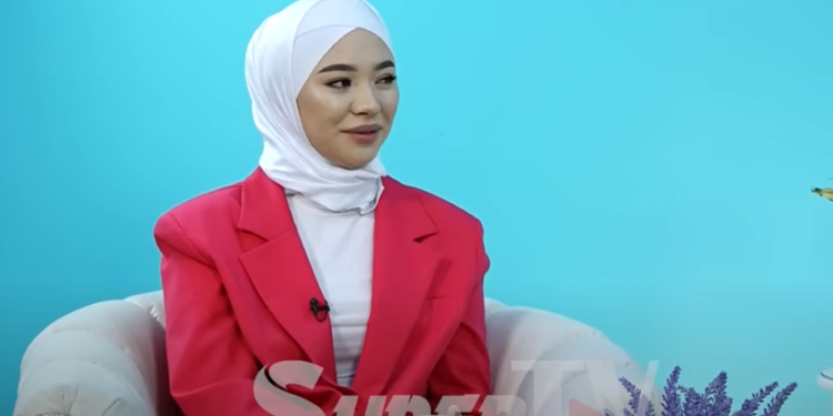 Кызсайкал Кабылова: «Жолдошум алгач сезимдерин арнаганда «койчу» деп койгом»