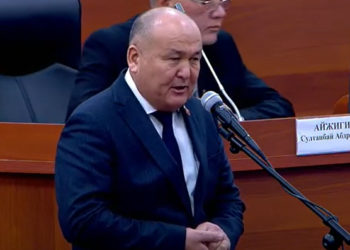 «Прокурорлор берене алмаштырууга 10 миң доллар сурашат». Депутат прокуратурада коррупция күчөгөнүн айтты