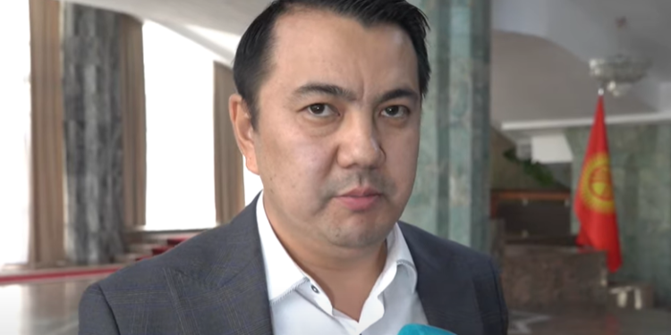 Марлен Маматалиев: «Кемпир-Абад маселеси баары бир чечилиши керек»