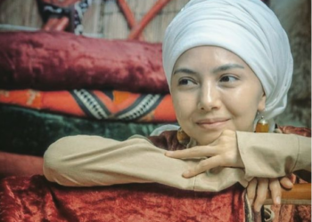 Актриса Калипа Таштанова Түркияда «Эң мыкты аялдын ролу үчүн» сыйлыгын алды