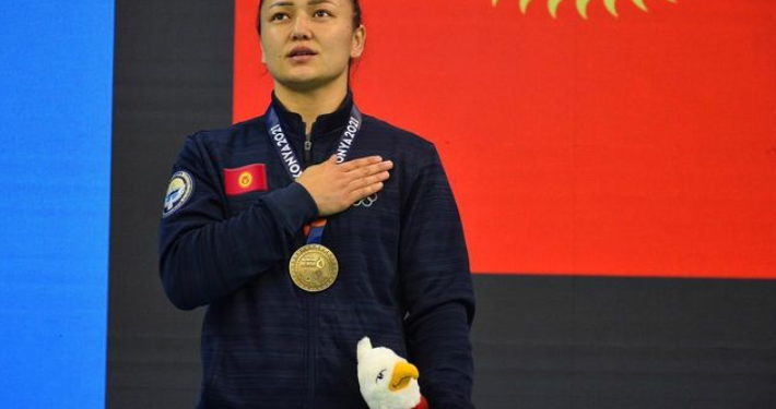Дүйнө чемпиону Мээрим Жуманазарова бүгүн 23 жашка чыкты (видео)