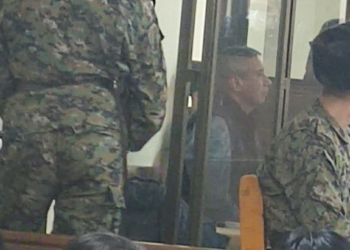 Массалык камоо. Камактагы Айтбаевди колдоо үчүн сотко Масалиев менен Мадумаров барды