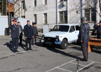 Шайырбек Ташиев Тогуз-Торо милициясына унаа белек кылды (сүрөт)