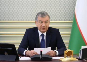 Өзбекстандын президенти Кемпир-Абад жана кыргыз-өзбек чек арасы боюнча мыйзамга кол койду