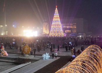 Бишкекте башкы балатынын чырагын жандыруу аземинен улам жол жабылат