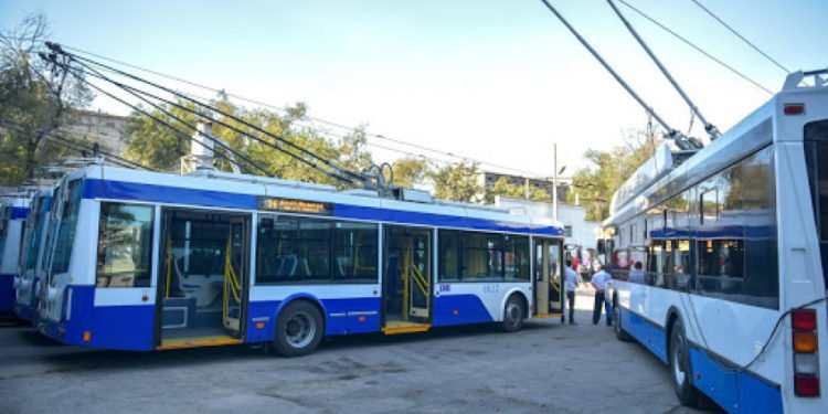 Бишкекте Жаңы жыл түнү коомдук транспорт түнкү 1ге чейин каттайт