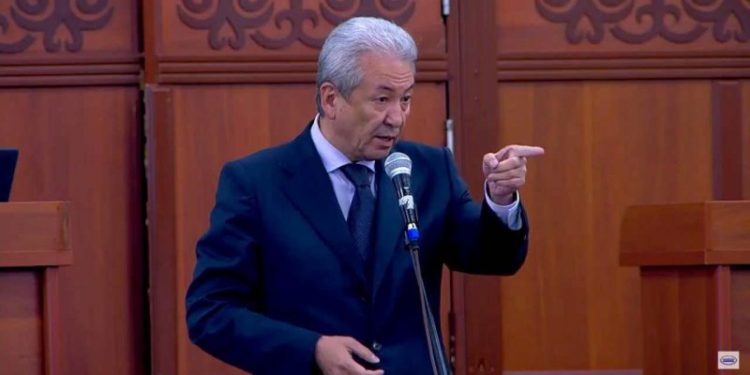 Мадумаров Элдик курултай боюнча Конституциялык сотко кайрылды