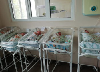 Мухаммад жана Салиха. Дагы кандай ысымдар өлкөдө быйыл төрөлгөн чүрпөлөргө көп ыйгарылды?