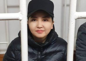 Орозайым Нарматованын сот залында эсин жоготуп, жыгылганы айтылды