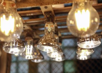 Министрлер кабинети айрым керектөөчүлөр үчүн тарифти 35 пайызга көтөрдү