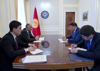 Төрага Нурланбек Шакиев Казакстандын Кыргызстандагы элчисин кабыл алды