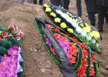 Азиз Мурадиллаевдин сөөгү «Ала-Арча» көрүстөнүнө коюлду. Бул анын акыркы керээзи болчу