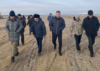 Садыр Жапаров Караколдогу көп жылдан бери кароосуз калган аэропортту ишке киргизүү тапшырмасын койгону маалымдалды
