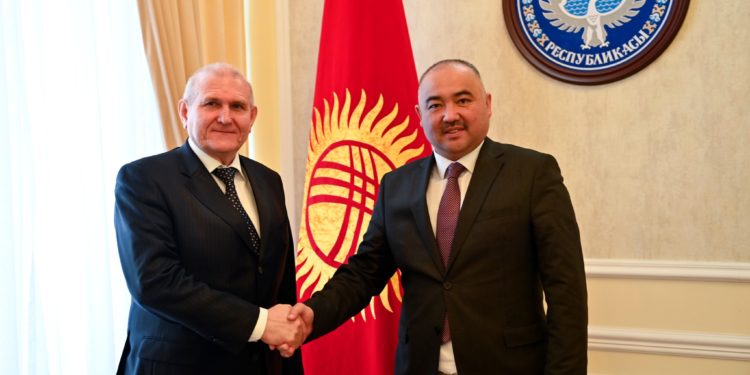 Төрага Нурланбек Шакиев Орусиянын Кыргызстандагы элчисин кабыл алды