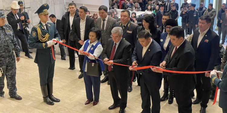 Тажикстандын кол салуусунан каза болгон аскерлерди эскерүүнү Шаирбек Ташиев демилгеледи