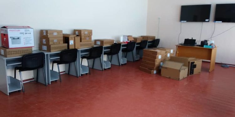 1200 мектепке кийинки айдын аягына чейин компьютердик жабдуулар жеткирилет