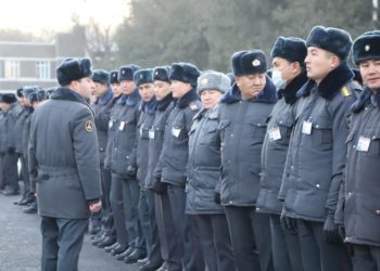 ИИМдин Күзөт кызматынын кызматкерлеринин эмгек акысына 21 миң сомдон үстөк акы төлөнүп берилди