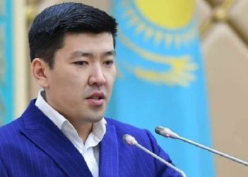 Казакстандык белгилүү вайнер 8 айдан кийин үй камагына чыкты