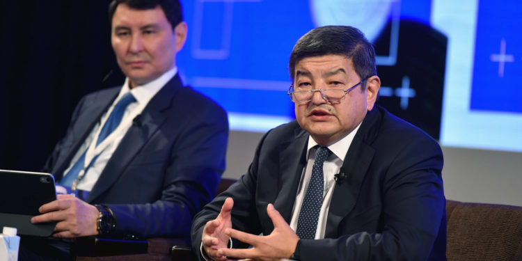 Акылбек Жапаров: «Кытай-Кыргызстан-Өзбекстан» темир жолу 6 миллиард долларга бааланууда»